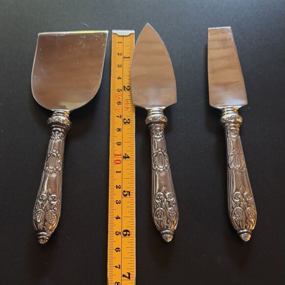 Vintage 3 Piece Silverplate Cheese Serving Set Hertiage Pattern 1847 Roger Bros - Picture 6 of 6